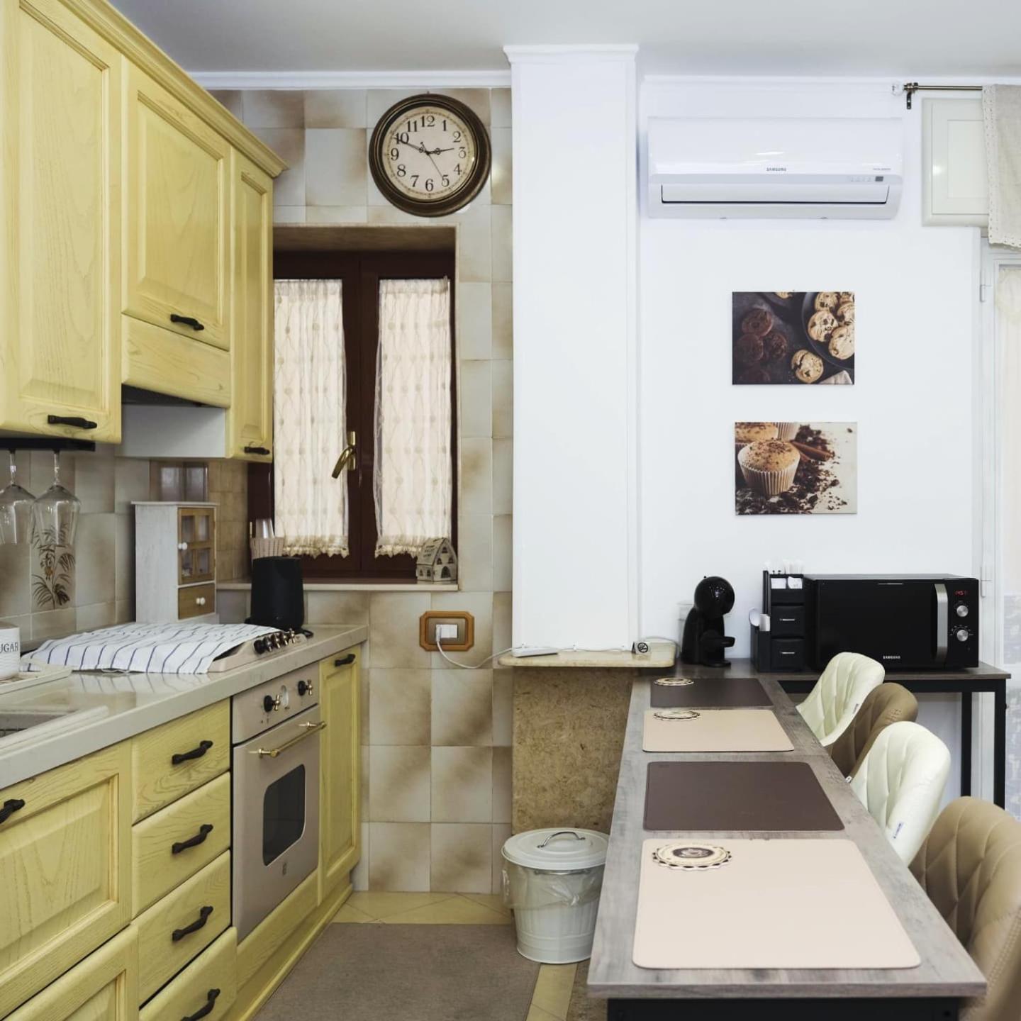 White Butterfly Home Naples Luaran gambar